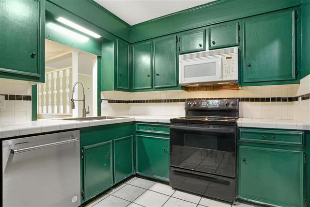 2401 Mary Ann Drive, Sulphur, LA 70663