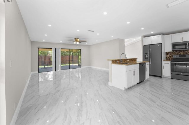22207 Alyssum Way, Boca Raton, FL 33433