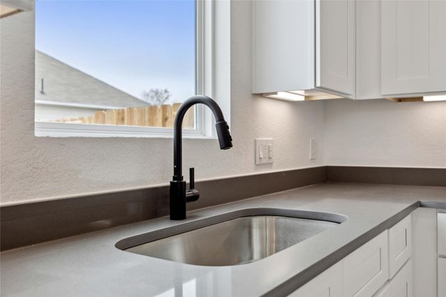 8107 Calhoun Road, Houston, TX 77033