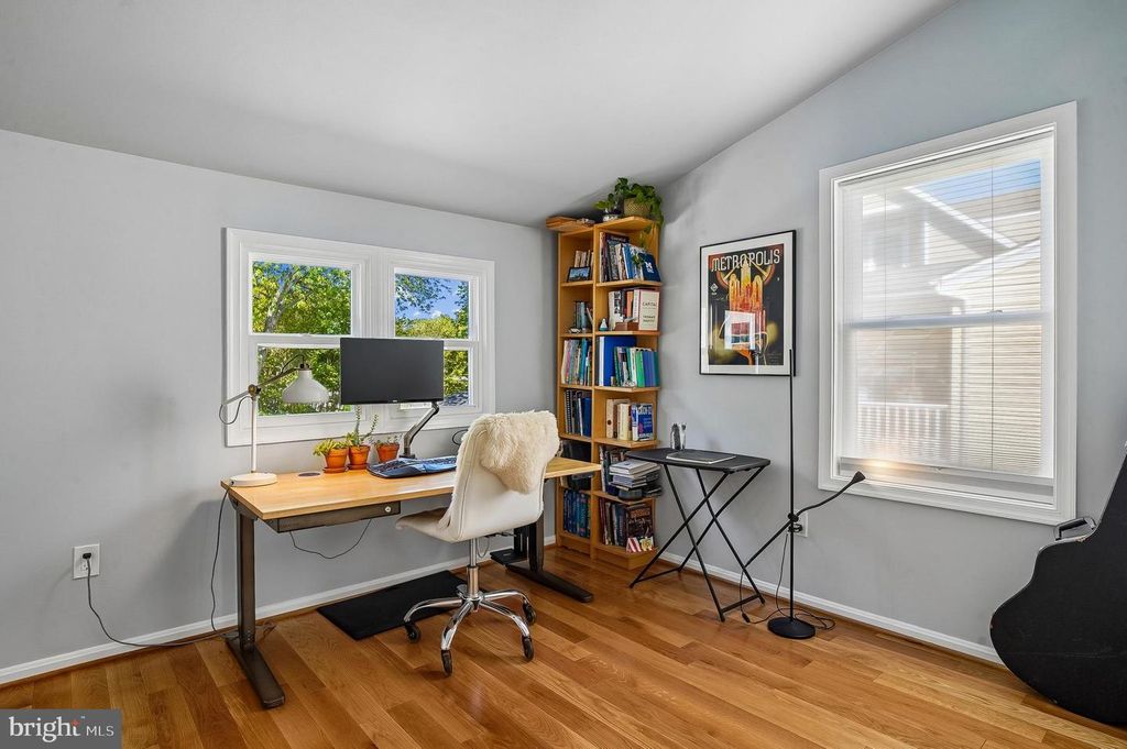 Image 16 of property listing at 422 FIRST ST, Annapolis, MD 21403