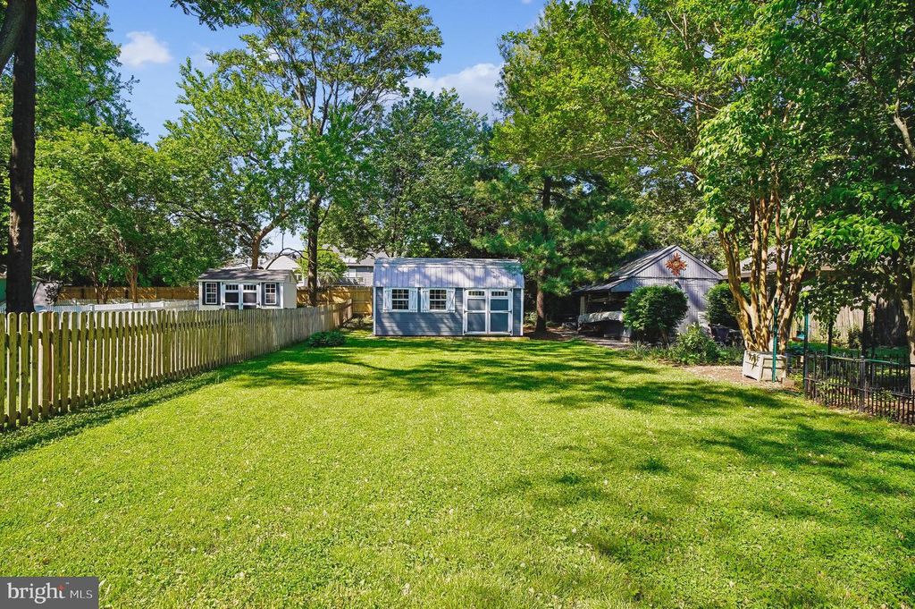 Image 18 of property listing at 422 FIRST ST, Annapolis, MD 21403