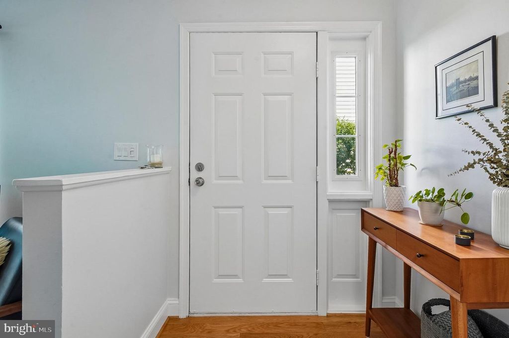 Image 9 of property listing at 422 FIRST ST, Annapolis, MD 21403