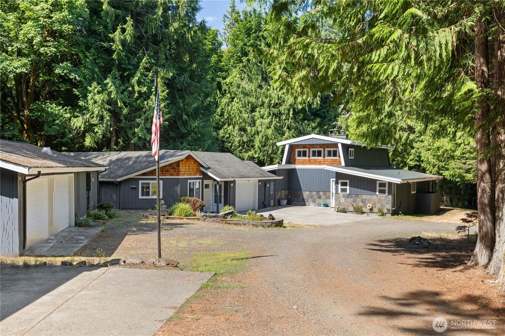 6955 NW Ioka Drive, Silverdale, WA 98383