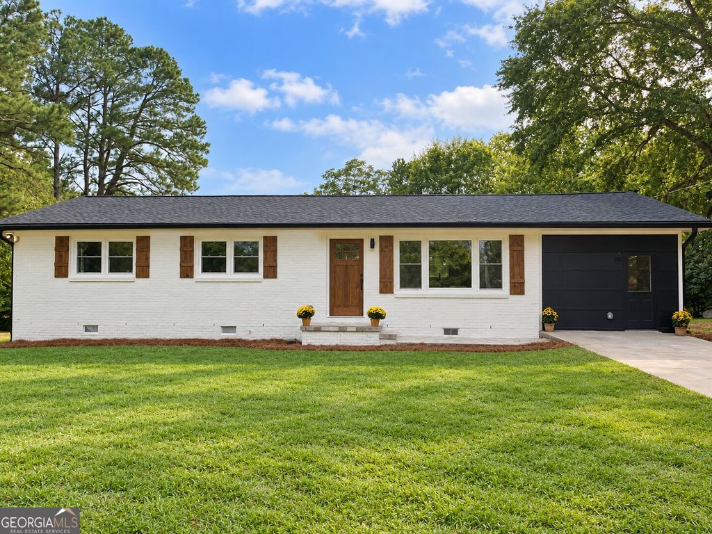631 W Hightower Trail, Social Circle, GA 30025
