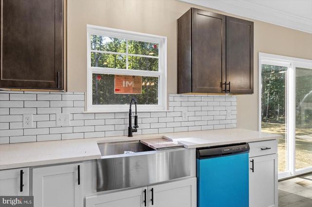 9019 SMITHS BEND RD, Fredericksburg, VA 22407