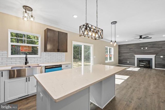 9019 SMITHS BEND RD, Fredericksburg, VA 22407