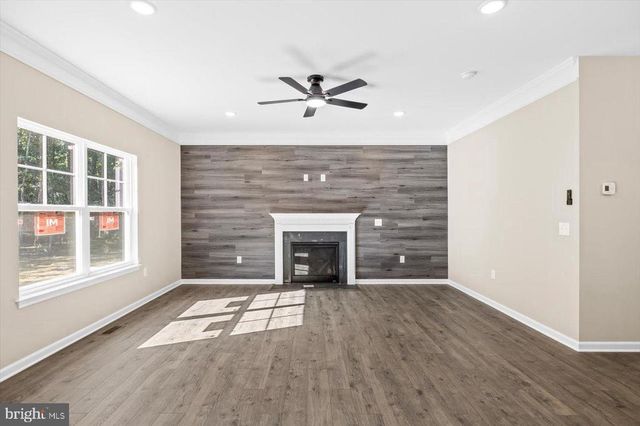 9019 SMITHS BEND RD, Fredericksburg, VA 22407