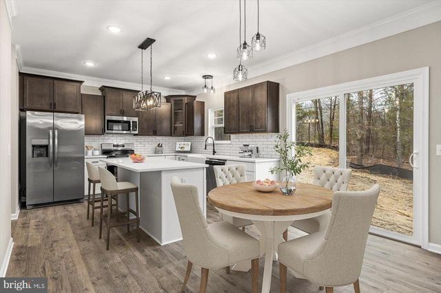 9019 SMITHS BEND RD, Fredericksburg, VA 22407