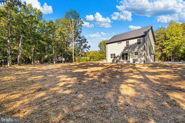 9019 SMITHS BEND RD, Fredericksburg, VA 22407