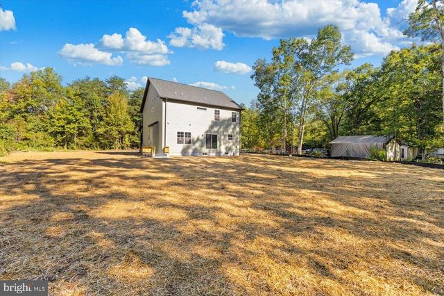 9019 SMITHS BEND RD, Fredericksburg, VA 22407