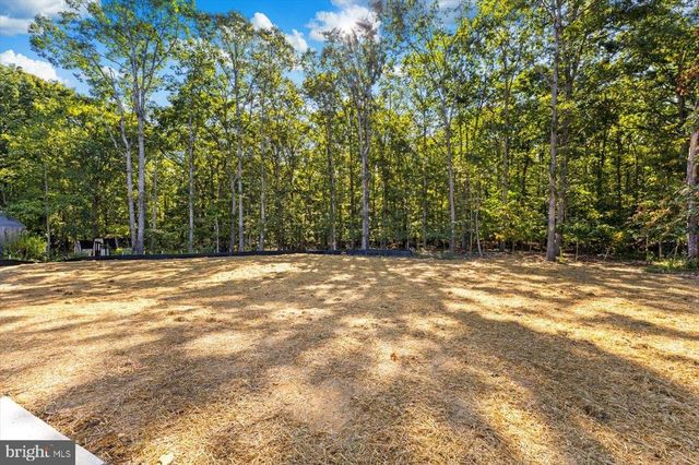 9019 SMITHS BEND RD, Fredericksburg, VA 22407