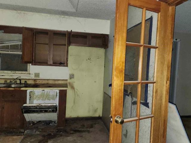 2027 S 18th Street, Kansas City, KS 66106