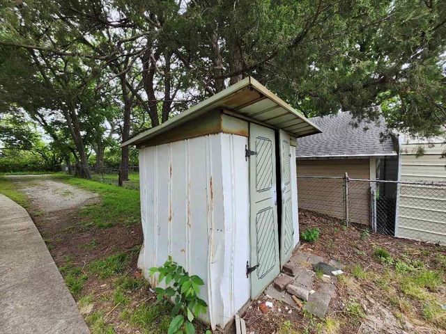 2027 S 18th Street, Kansas City, KS 66106