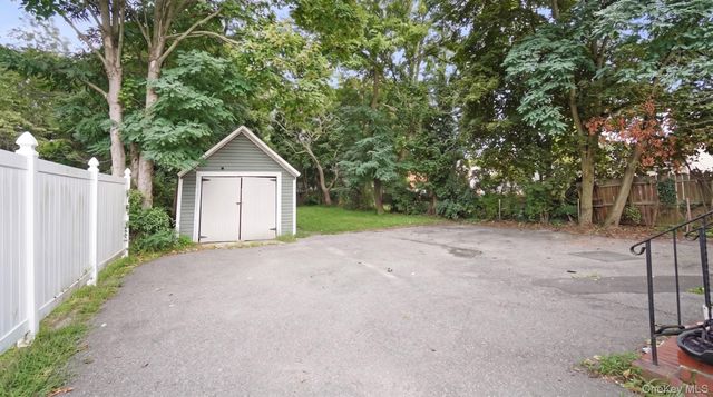 139 5th Avenue, Bay Shore, NY 11706