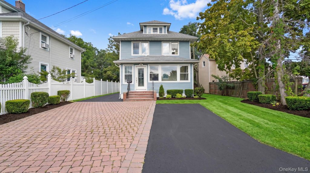 139 5th Avenue, Bay Shore, NY 11706 — photo 2