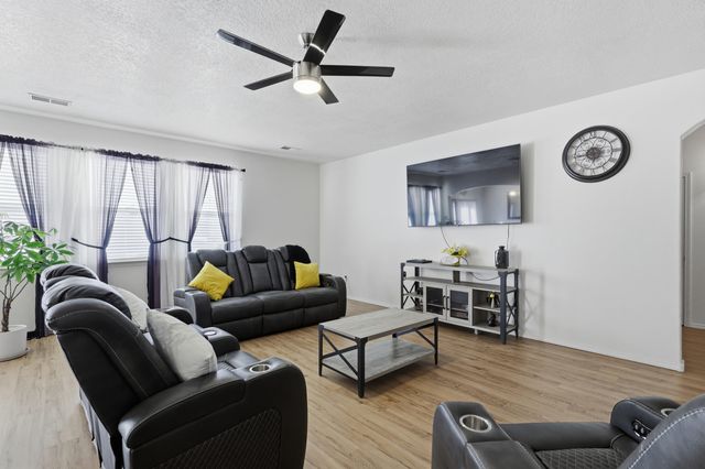 3171 Wagon Wheel Street SW, Los Lunas, NM 87031