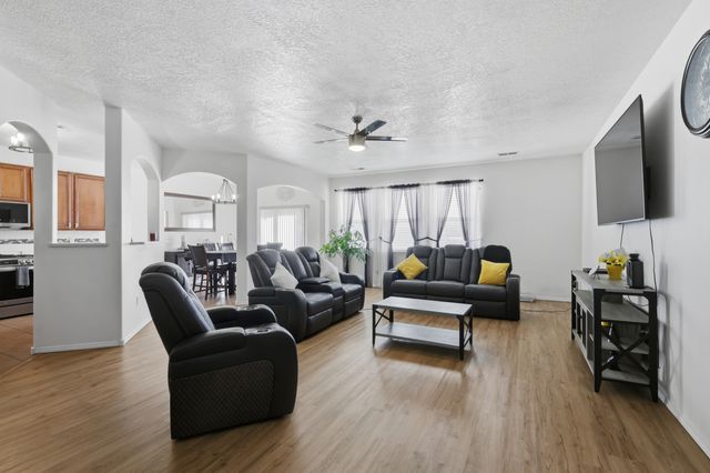 3171 Wagon Wheel Street SW, Los Lunas, NM 87031