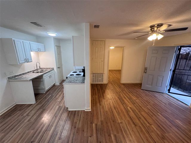 8207 Sam Rayburn DR, Austin, TX 78753