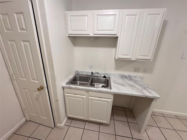 8207 Sam Rayburn DR, Austin, TX 78753