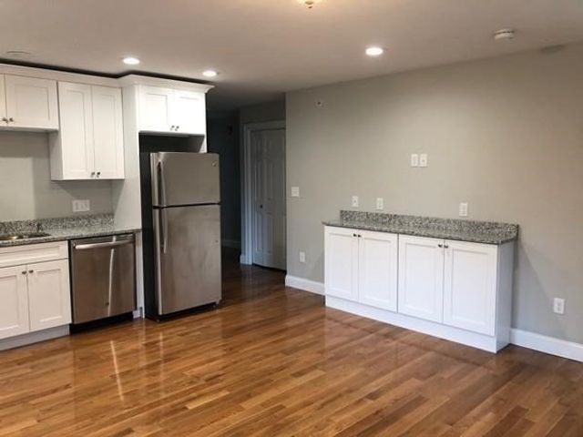 1149 Pleasant Street 3, Bridgewater, MA 02324