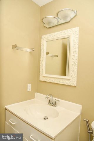 303 LAURA LN, Philadelphia, PA 19116