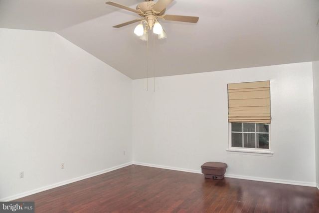 303 LAURA LN, Philadelphia, PA 19116