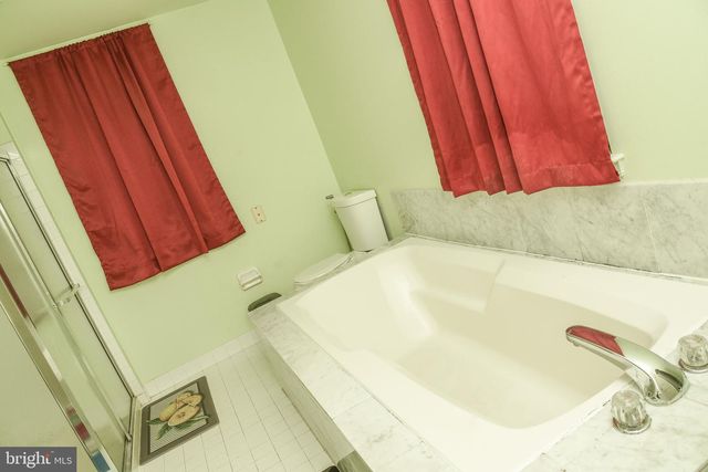 303 LAURA LN, Philadelphia, PA 19116