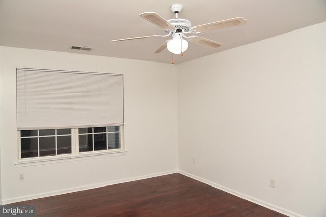 303 LAURA LN, Philadelphia, PA 19116