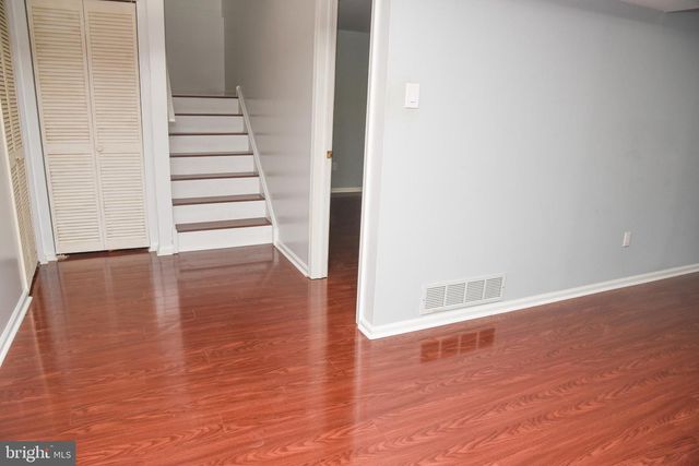 303 LAURA LN, Philadelphia, PA 19116