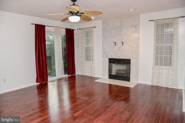 303 LAURA LN, Philadelphia, PA 19116