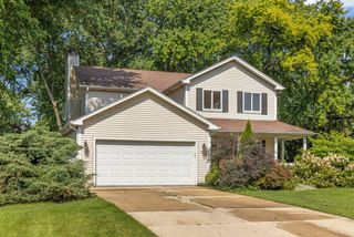 10S160 ALMA Lane, Naperville, IL 60564