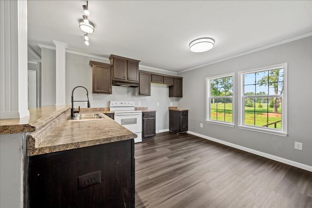 234 Howell Hill Rd, Fayetteville, TN 37334