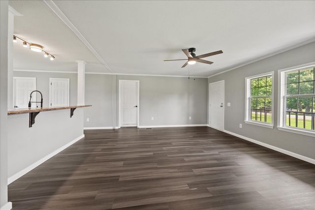 234 Howell Hill Rd, Fayetteville, TN 37334