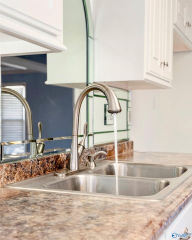 2806 Bristol Drive, Decatur, AL 35603