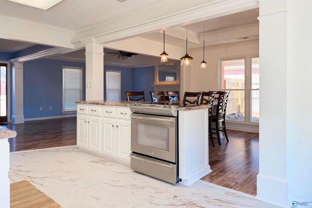 2806 Bristol Drive, Decatur, AL 35603