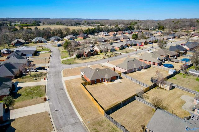 2806 Bristol Drive, Decatur, AL 35603