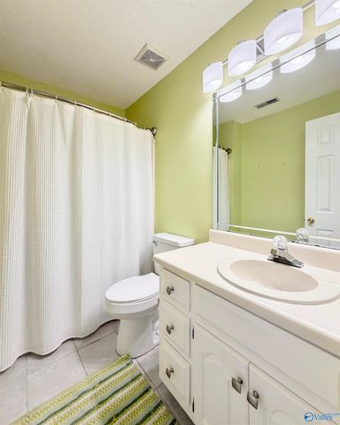 2806 Bristol Drive, Decatur, AL 35603