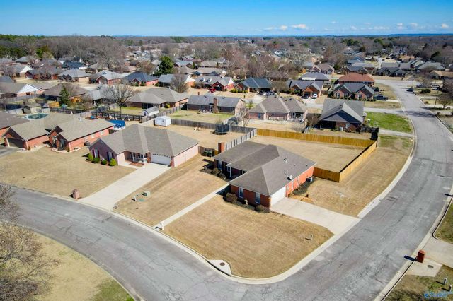 2806 Bristol Drive, Decatur, AL 35603