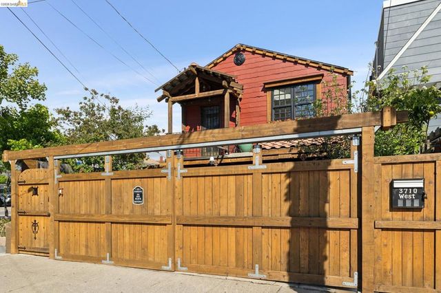 3710 West St, Oakland, CA 94608
