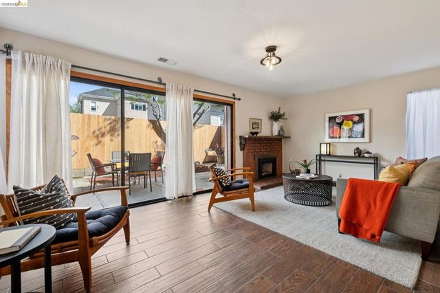 3710 West St, Oakland, CA 94608