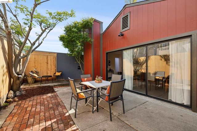 3710 West St, Oakland, CA 94608