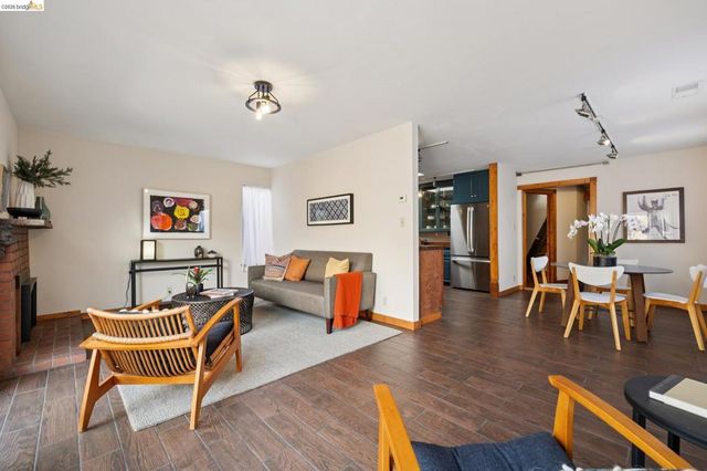 3710 West St, Oakland, CA 94608