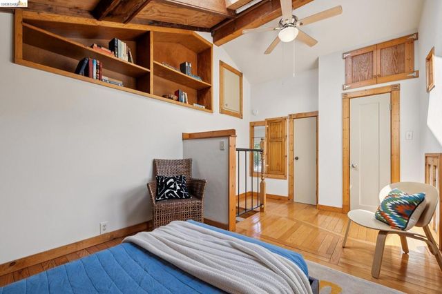 3710 West St, Oakland, CA 94608