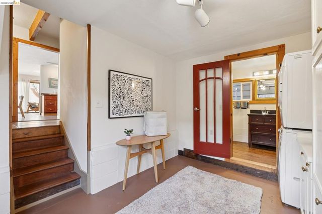 3710 West St, Oakland, CA 94608