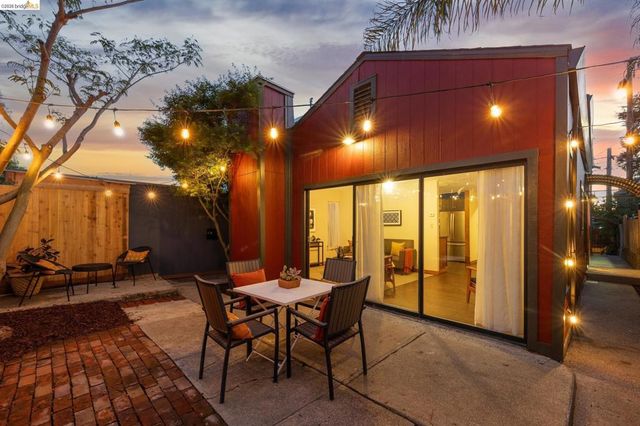 3710 West St, Oakland, CA 94608