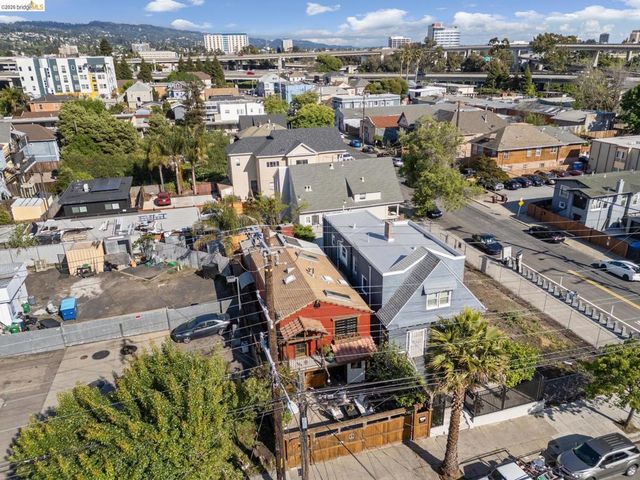 3710 West St, Oakland, CA 94608