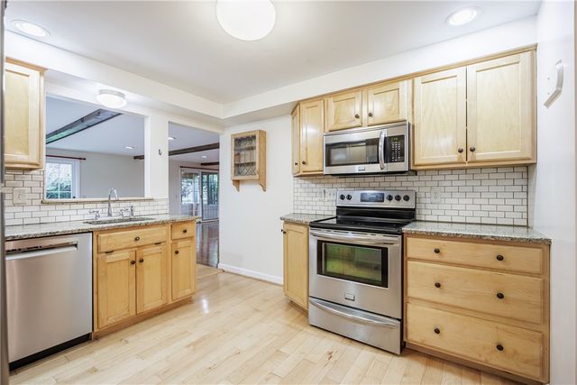 9 Musket Lane, Pittsford, NY 14534