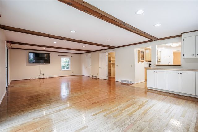 9 Musket Lane, Pittsford, NY 14534