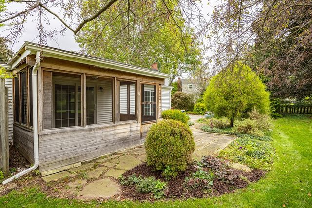 9 Musket Lane, Pittsford, NY 14534