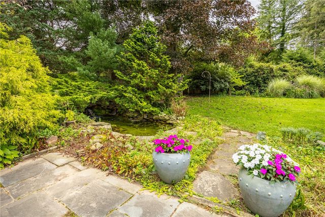 9 Musket Lane, Pittsford, NY 14534